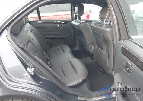 2014 Mercedes-Benz E 350 z USA, uszkodzony, nr VIN WDDHF5KB1EA999166